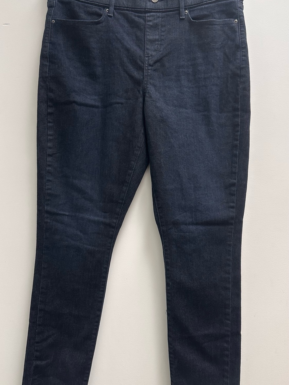 Levi's Dark Blue Denim Jeans with Red Tag